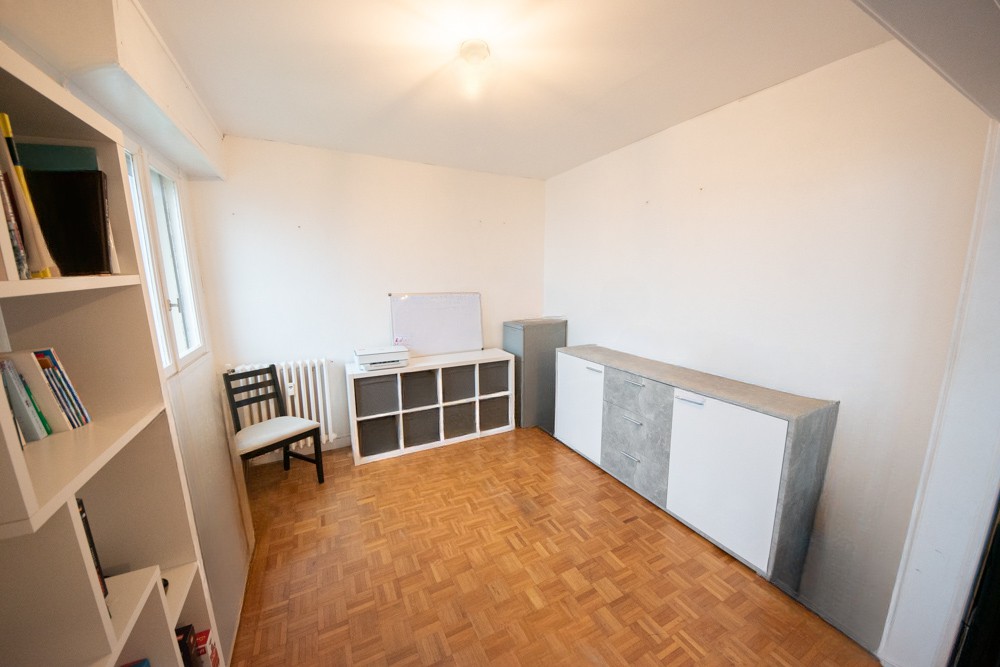 APPARTEMENT T4 - 80M2 - DERNIER ETAGE - ASCENSEUR - VUE PANORAMIQUE - PROXIMITE FAC-HOPITAL - RENTABILITE DE 6% photo 4